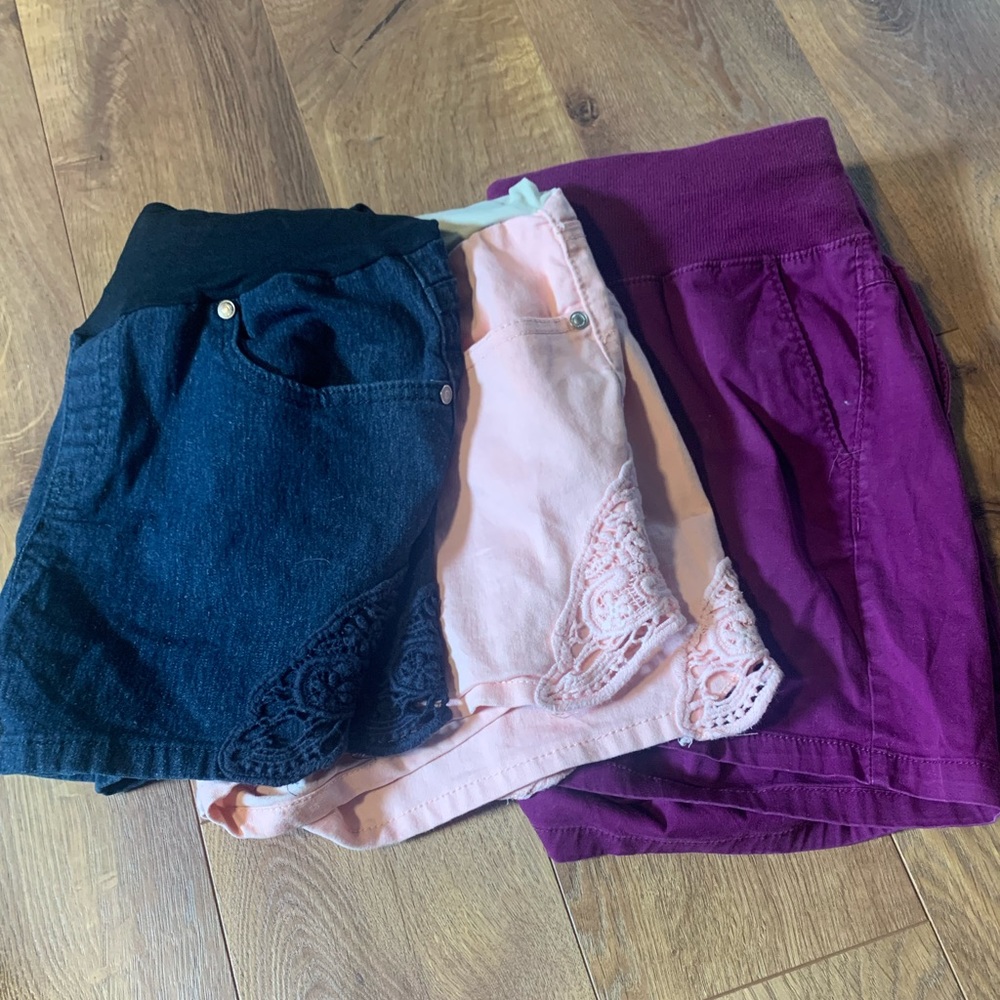 Maternity shorts